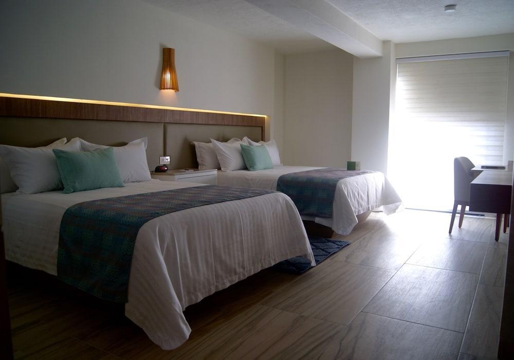 Hotel Velvet Plaza غوادالاجارا المظهر الخارجي الصورة